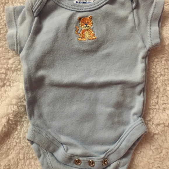 Six newborn outfits - Picture 7 of 7